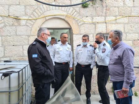 القدس: قائد سلطة الإطفاء والإنقاذ الجنرال ديدي سمحي يزور محطة إطفاء وادي الجوز